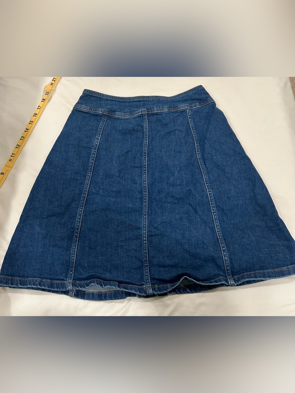 Boden Denim A-Line Skirt Women’s Size US 8 Blue Button Front Pockets - Picture 4 of 4